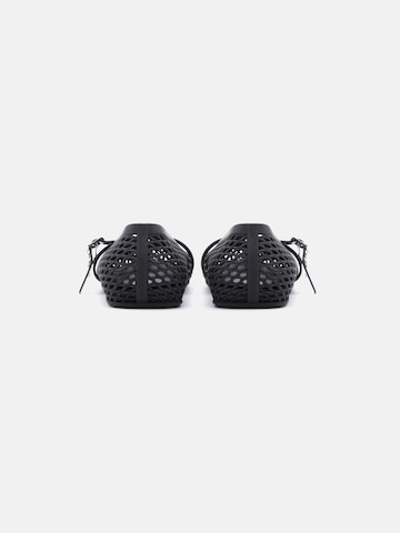 Karl Lagerfeld Riemchenballerina in Schwarz