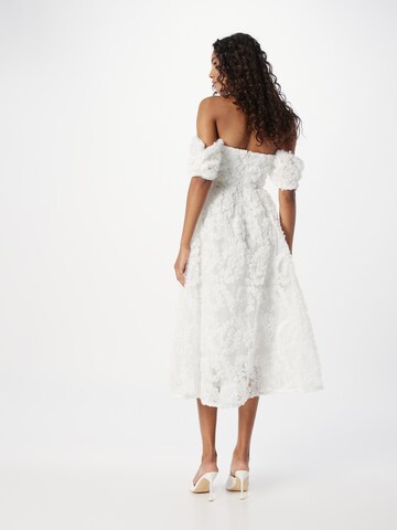 Robe de cocktail True Decadence en blanc