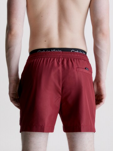 Shorts de bain Calvin Klein Swimwear en rouge