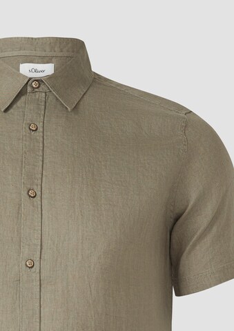 Coupe regular Chemise s.Oliver en vert