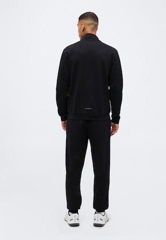 Costum de trening de la EA7 Emporio Armani pe negru