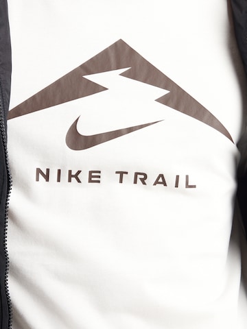 NIKE Koszulka funkcyjna 'TRAIL' w kolorze biały