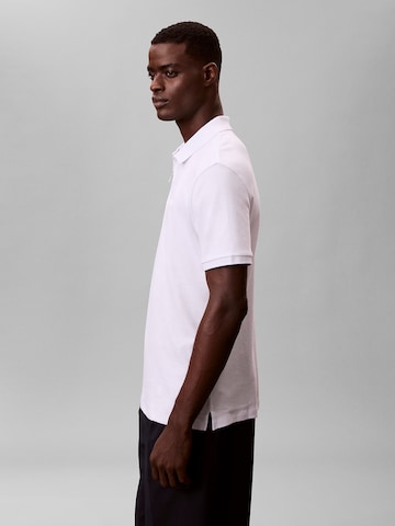 T-Shirt Calvin Klein en blanc