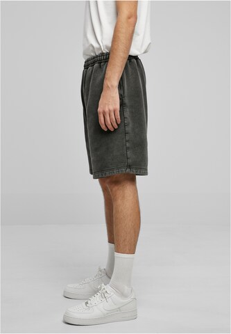 Urban Classics Loosefit Shorts in Schwarz