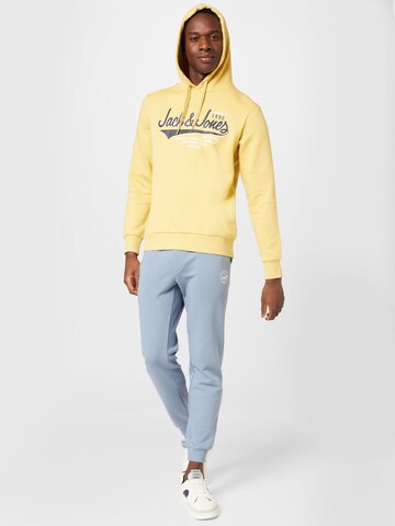 Felpa di JACK & JONES in giallo