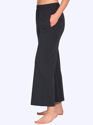 Magadi Loose fit Workout Pants 'Naomi' in Black