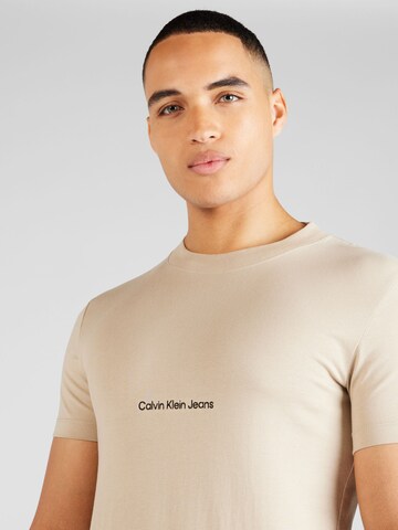 Tricou de la Calvin Klein Jeans pe bej