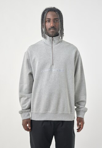 Cleptomanicx Sweatshirt 'Boxy Crewneck Eurostile' in Grau: Vorderseite