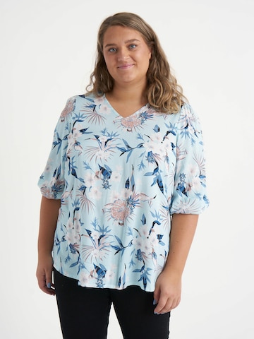 Aprico Blouse in Blue: front