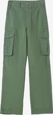 Bershka Cargo Pants in Green: front