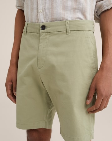 WE Fashion Regular Chino Pants in Green