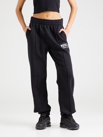 Tapered Pantaloni di Nike Sportswear in nero: frontale