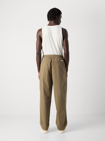 Calvin Klein Baggy Pleat-front trousers in Green
