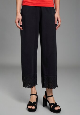 LAURA SCOTT Pajama Pants in Black: front