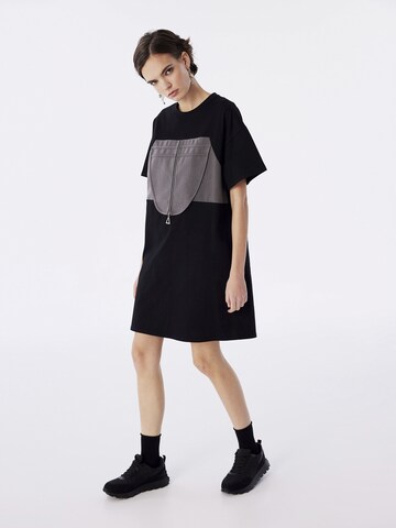 Twist Kleid in Schwarz: Vorderseite