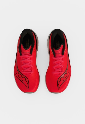 saucony Springsko 'ENDORPHIN AZURA' i röd