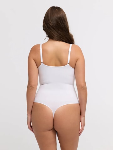 Body modelant 'Cami Sculpting Bodysuit with String' cfab en blanc