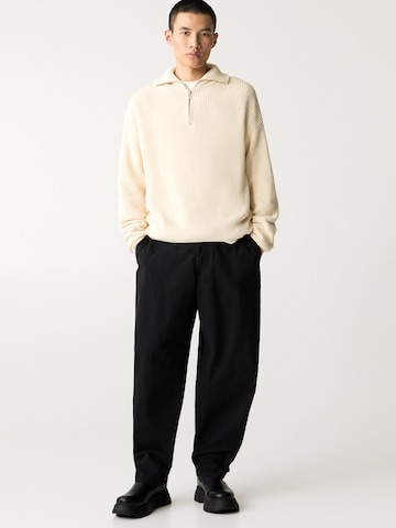 Pull&Bear Широка кройка Панталон в черно