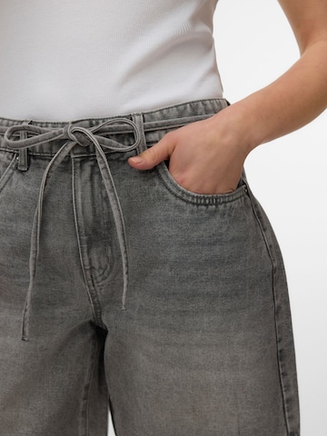VERO MODA Regular Jeans 'Wien' in Grijs