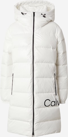 balts Calvin Klein Jeans Ziemas mētelis: no priekšpuses
