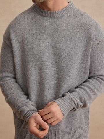 DAN FOX APPAREL Sweater 'Elia' in Grey