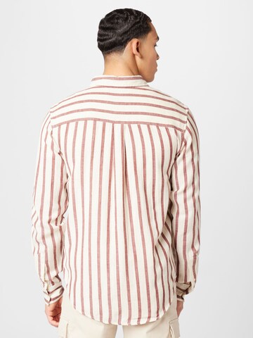 ABOUT YOU - Ajuste regular Camisa 'Jayden' en beige