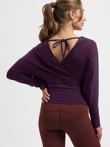Urban Goddess Yoga & Activewear Sporttop 'Ala Yoga' in Lila