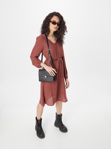 Robe 'Laurine' ABOUT YOU en marron