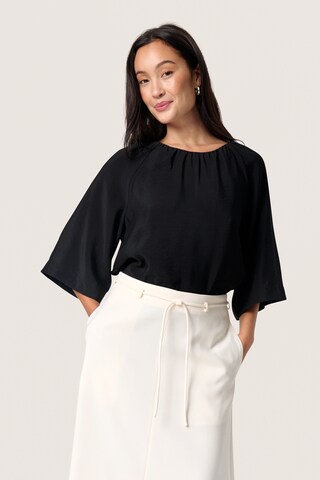 SOAKED IN LUXURY Blouse 'Leodora' in Black: front