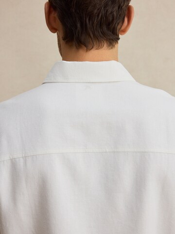 DAN FOX APPAREL Преходно яке 'Adrian' в бяло