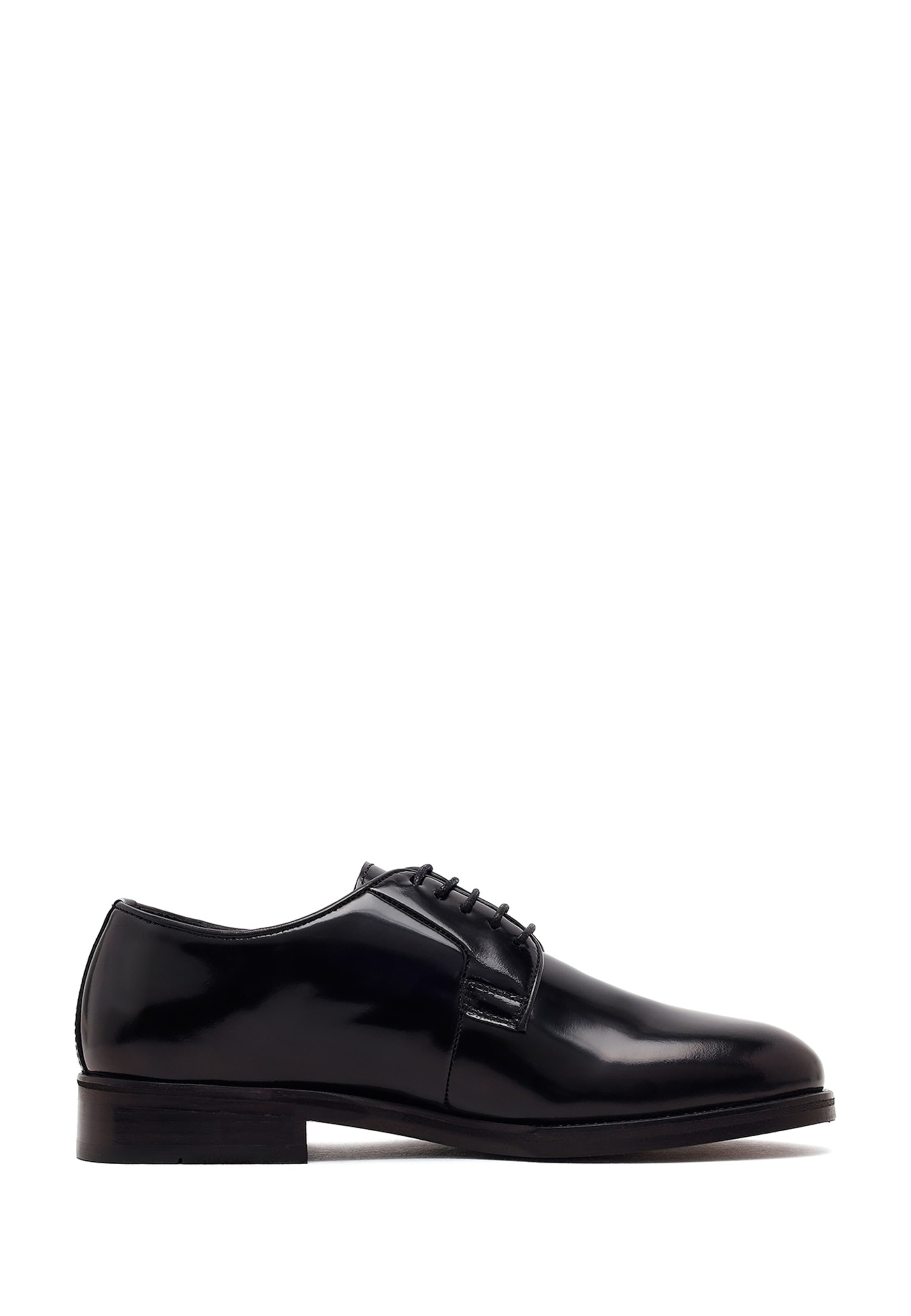 Scarpa stringata di Derimod in nero