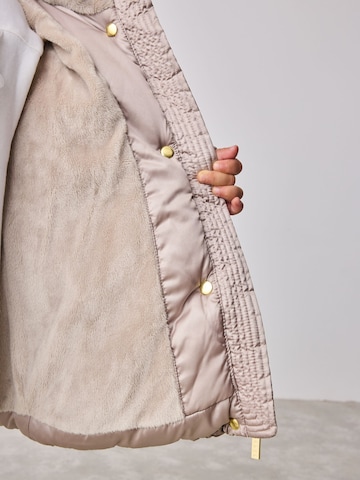 Baker by Ted Baker Mantel in Beige