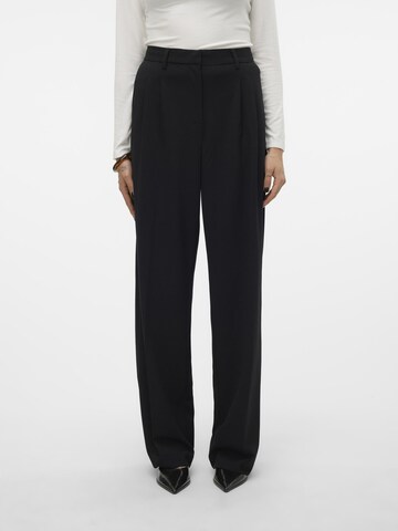 VERO MODA Wide Leg Bukser med lægfolder i sort: forside