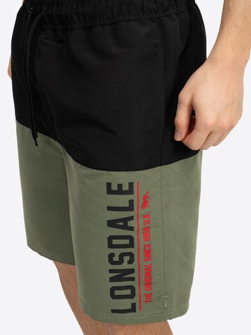 Shorts de bain 'Hayling' LONSDALE en vert