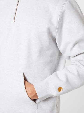 Carhartt WIP Regular Fit Sweatshirt 'Chase' in Grau