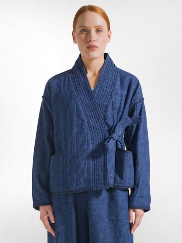 Kimono di DEHA in blu: frontale