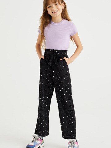 WE Fashion Regular Trousers in Black