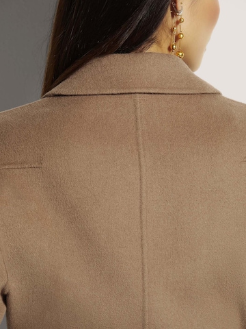 MADELEINE Tussenmantel in Beige
