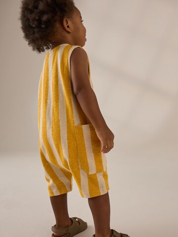 Next Overall i gul