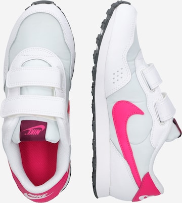 Nike Sportswear Tenisky – bílá