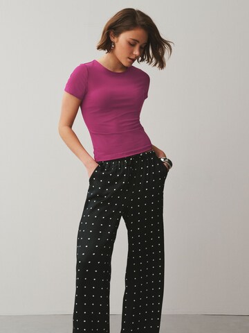 Tricou de la Next pe roz: față