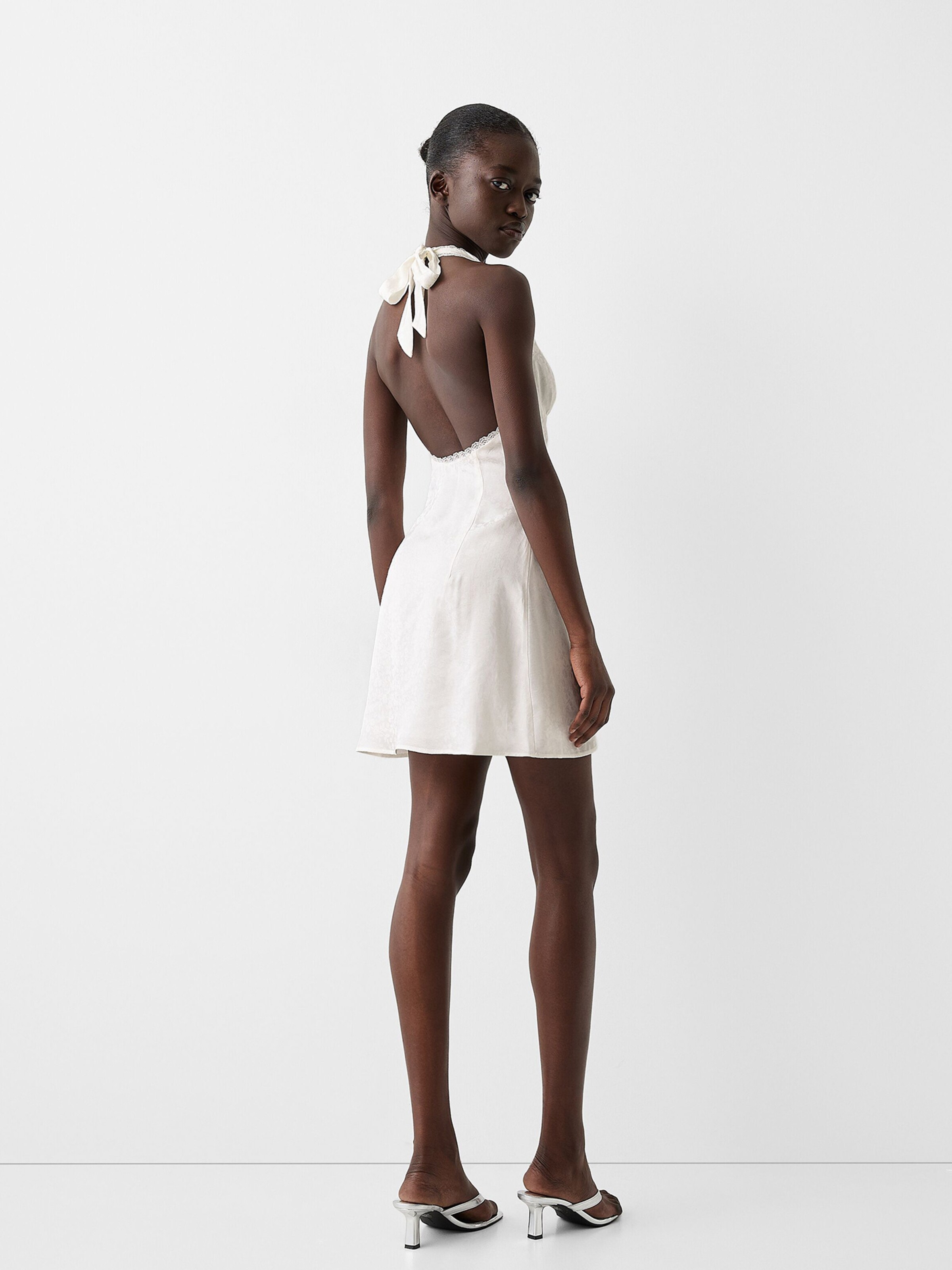 Robe Bershka en Blanc ABOUT YOU