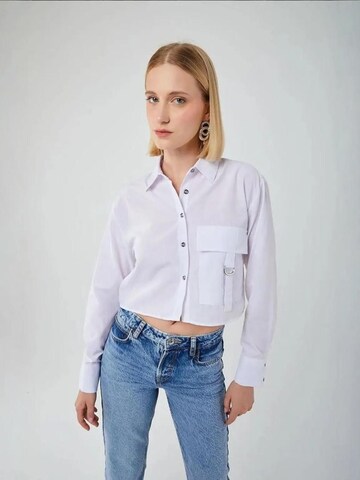MixRay Blouse in Wit: voorkant