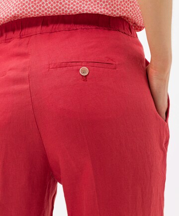 BRAX Tapered Chinohose 'Maron' in Rot