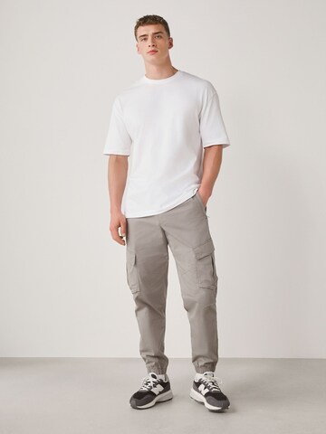 Next - Tapered Pantalón cargo en blanco