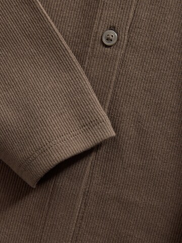 The Set Shirt in Beige