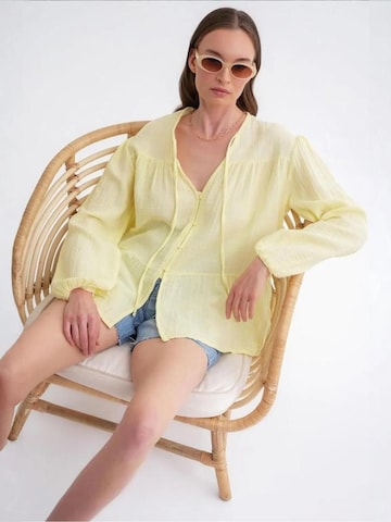 T-shirt 'Hemden' MixRay en jaune