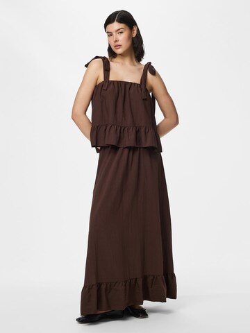 PIECES Top in Braun