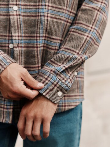 Next Regular fit Overhemd in Bruin