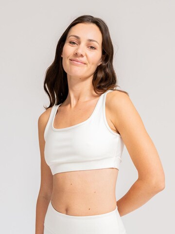 LOTUSCRAFTS Klassisch Sport-BH 'MIKO Bralette'‌‌‌‌ in Weiß: Vorderseite